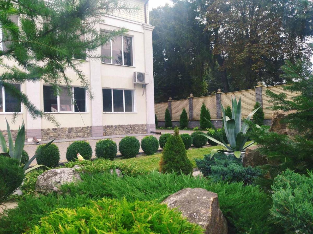 Zhyttedar Ulanov Luaran gambar
