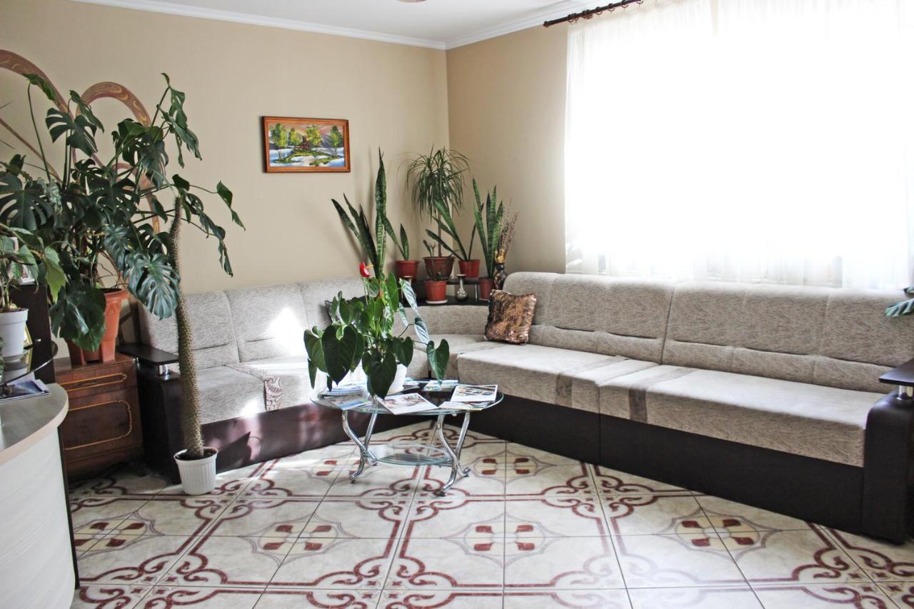 Zhyttedar Ulanov Luaran gambar
